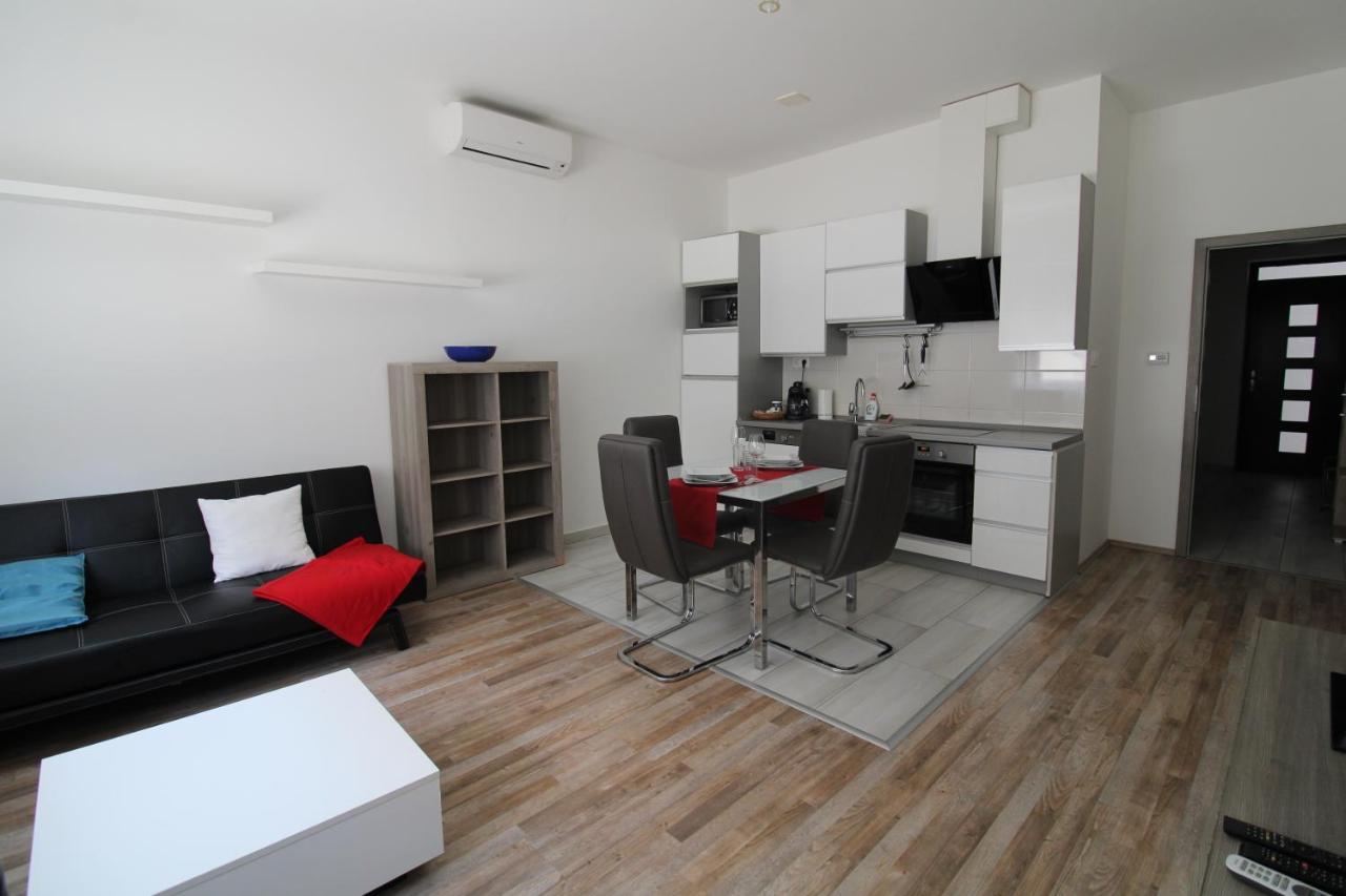 Ihome Apartman 6.0 Pécs Buitenkant foto